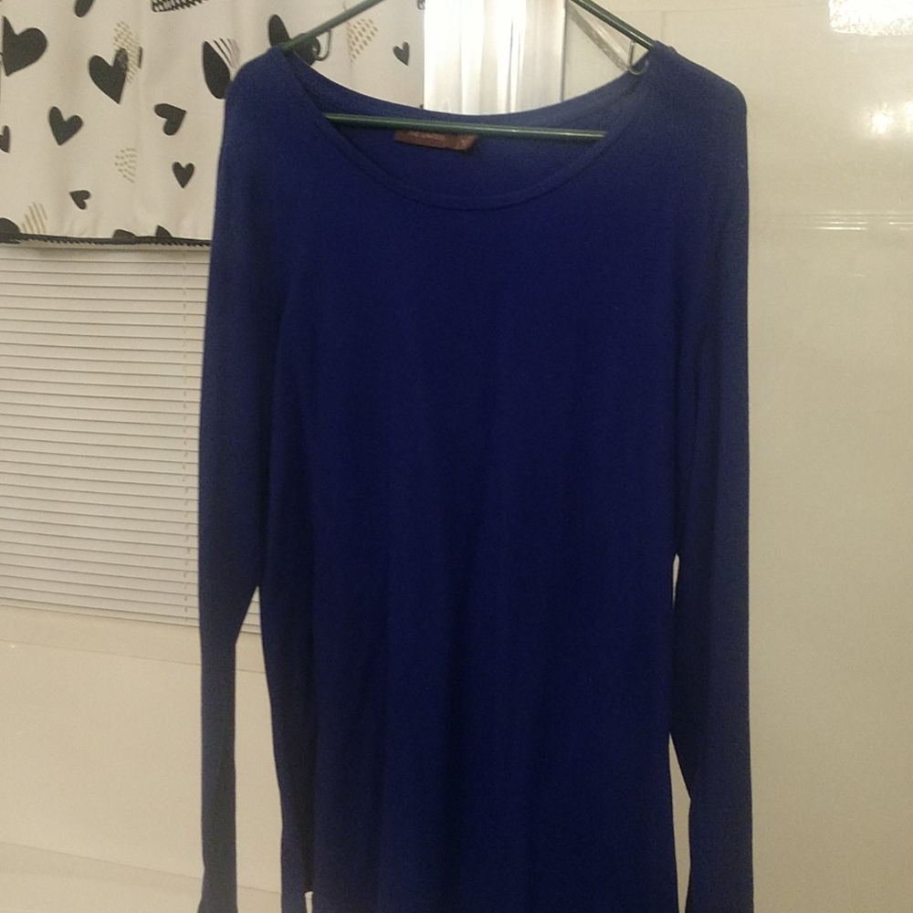 Long sleeved knit top